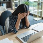 Burnout pada Pekerja Kantoran dan Solusi dengan Akupunktur Medis