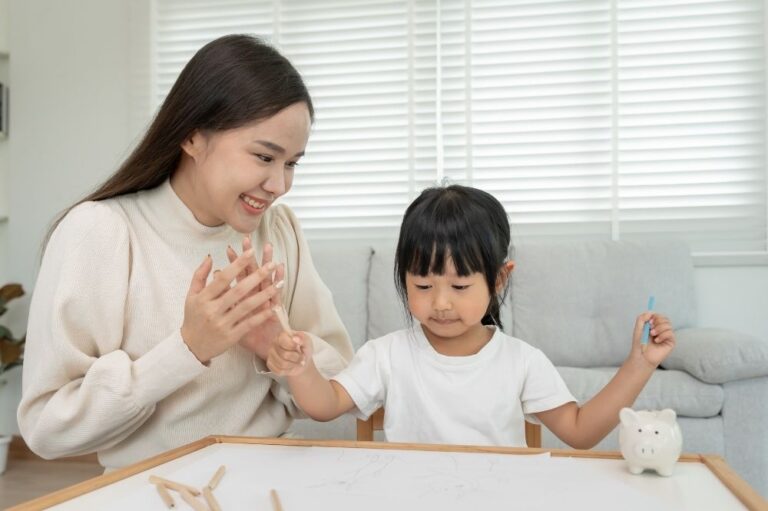 stimulasi bicara anak di rumah