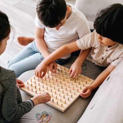 kesalahan orang tua melatih bicara anak